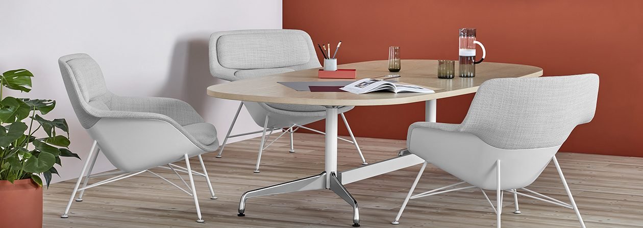 Striad Lounge Chair e Ottoman Striad Lounge Chair e Ottoman