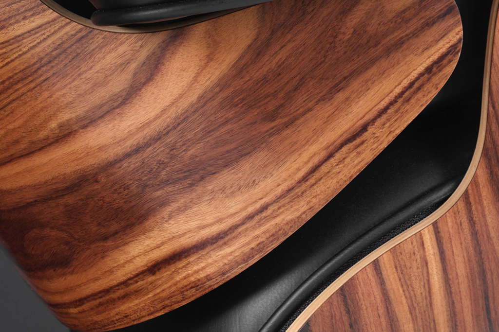 Concha da poltrona Eames Lounge em 	
Walnut.